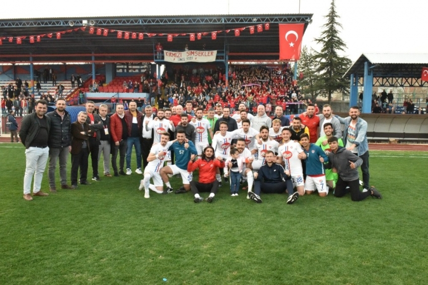 Mustafakemalpaşaspor Belediye BAL ligine yükseldi