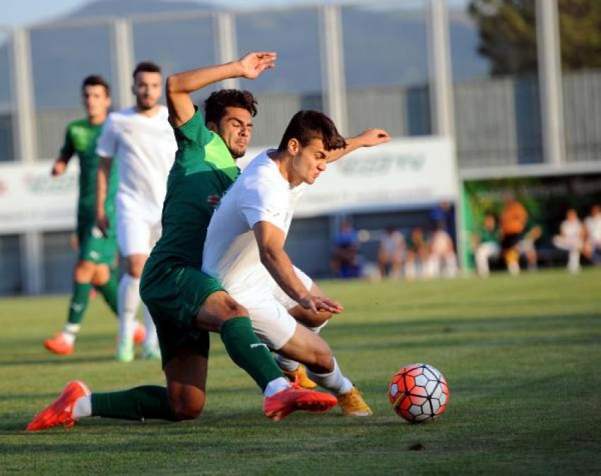 Bursaspor, özel maçta Yeşil Bursa'yı 2-0 yendi