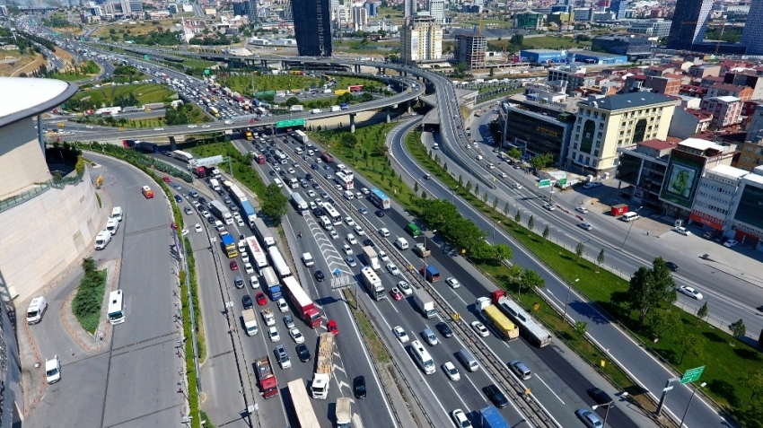 İstanbul’un araç sayısı 20 ilin nüfusuna denk