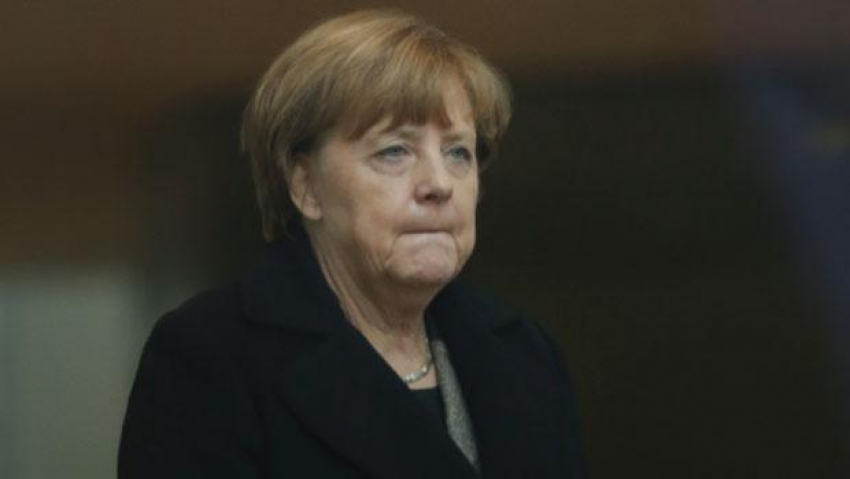 Davutoğlu'ndan Merkel'e taziye telefonu