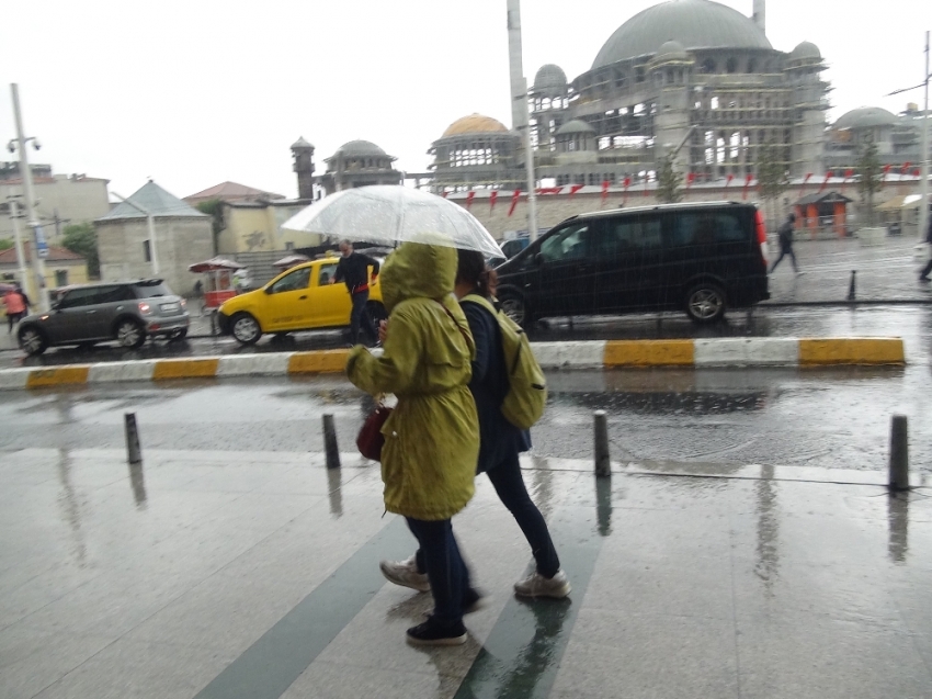 Meteorolojiden İstanbul için şiddetli yağış uyarısı