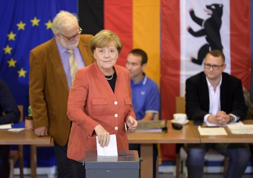 Merkel dördüncü kez kazandı