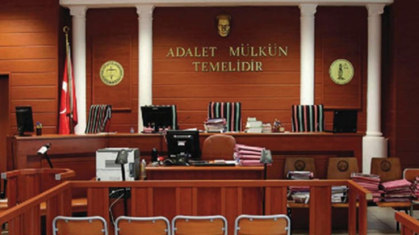 Bursa’da duruşma salonunda avukata saldırı...