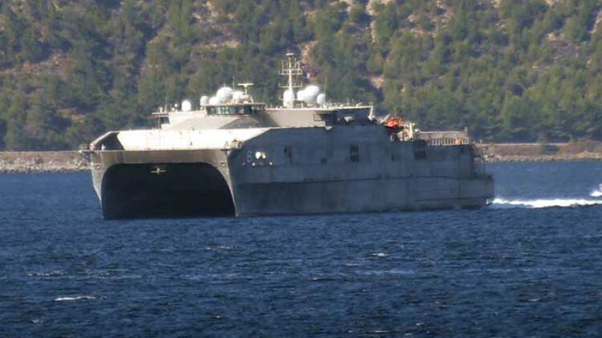 ABD'nin transfer gemisi Çanakkale Boğazı'ndan geçti