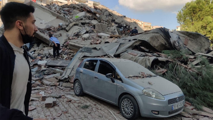 İzmir'de çok sayıda artçı deprem