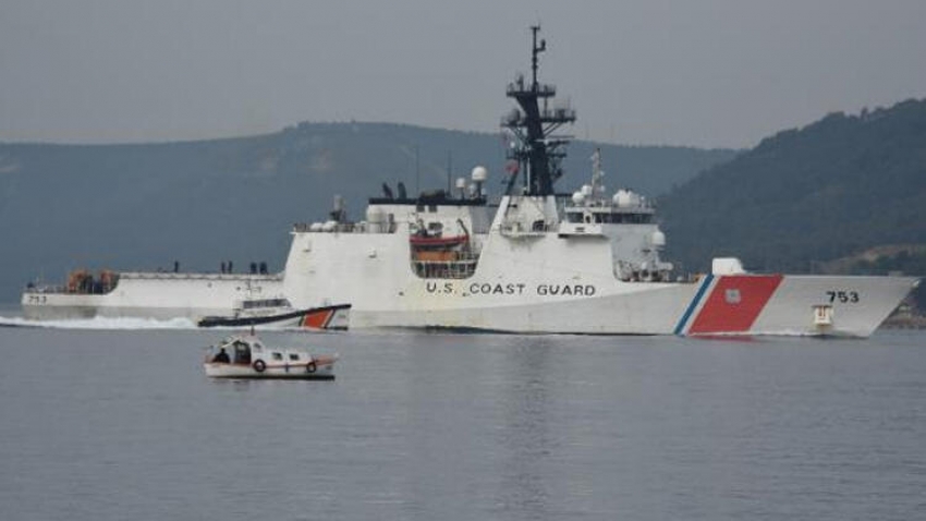 ABD sahil güvenlik gemisi Çanakkale'den geçti