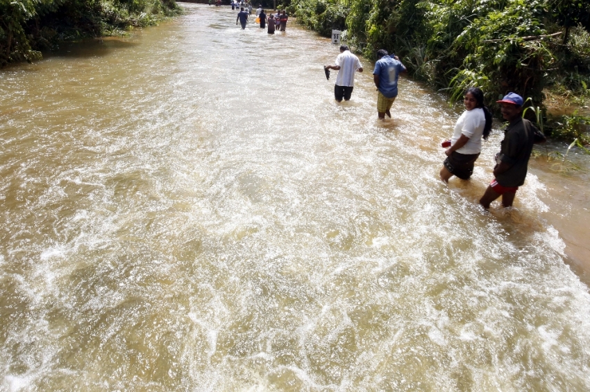 Sri Lanka ve Doğu Hindistan’da sel: 200 ölü