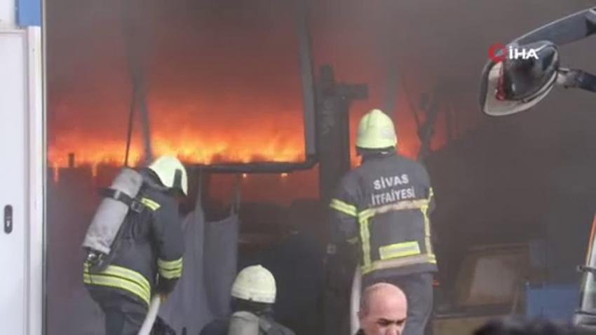 Sivas’ta fabrika yangını