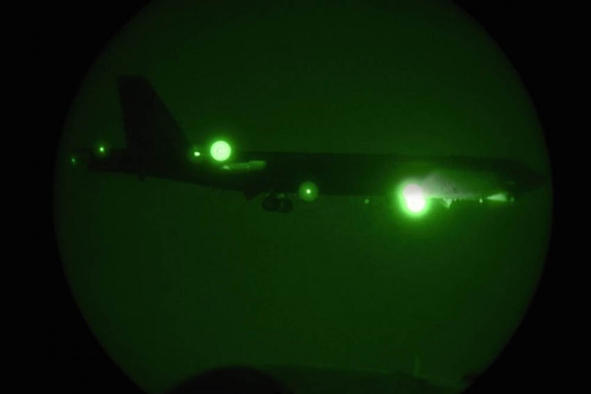 ABD’nin B-52’leri Katar’daki üsse indi