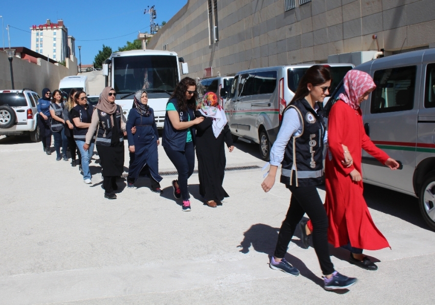 Elazığ’da FETÖ’nün kadın yapılanmasına yönelik operasyonda 5 tutuklama 