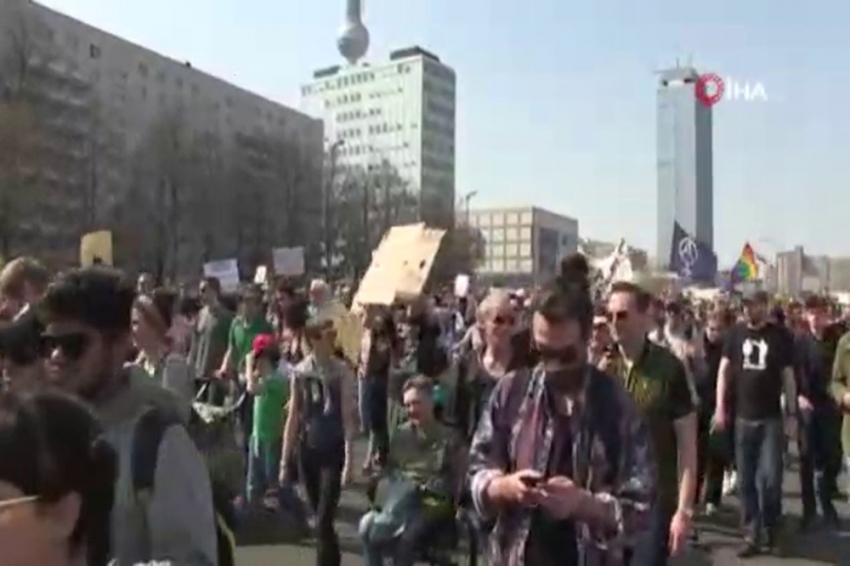 Berlin’de artan kiralar protesto edildi