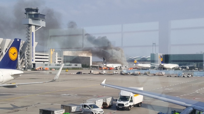 Frankfurt Havaalanında uçak yangını