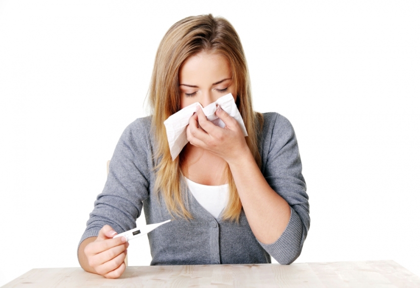 “Uçakta cam kenarında oturmak grip riskini azaltıyor”