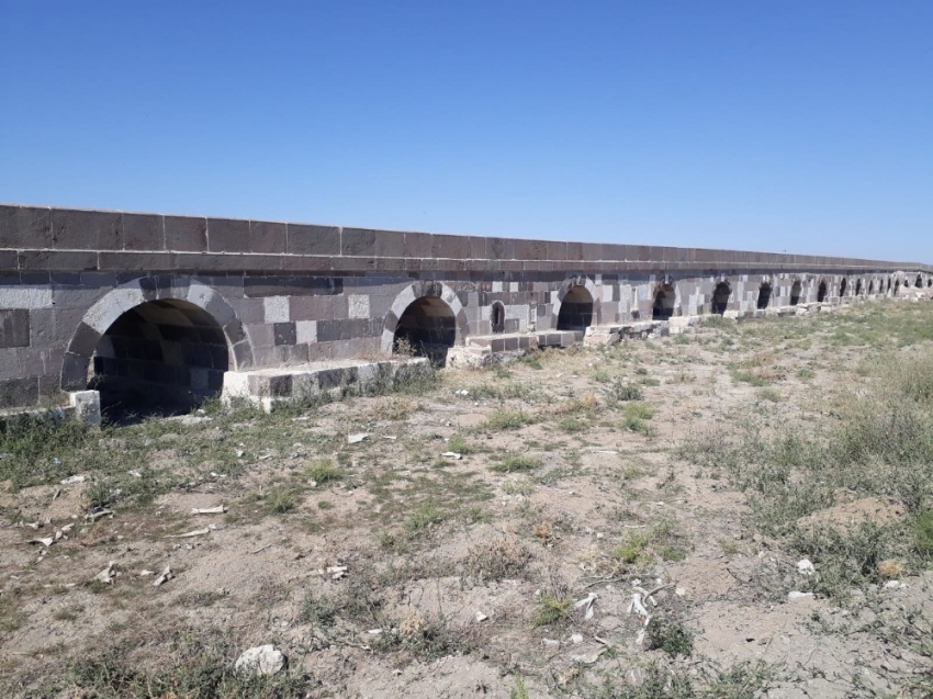 868 Yıllık Kırkgöz köprüsü hala ihtişamını koruyor