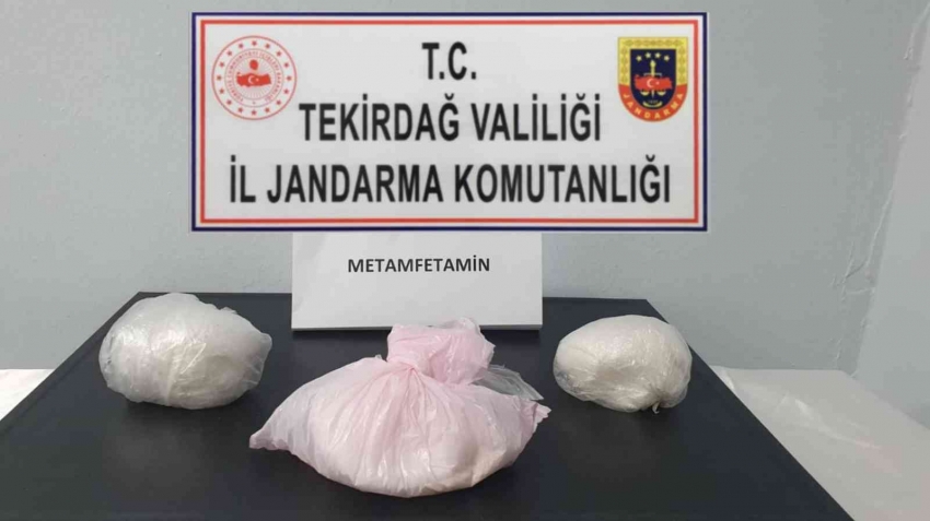 İstanbul’dan getirdikleri uyuşturucuyu Tekirdağ’da satarken yakalandılar