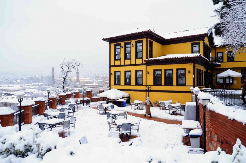Bursa'da turistik yerlerin karlı görüntüsü