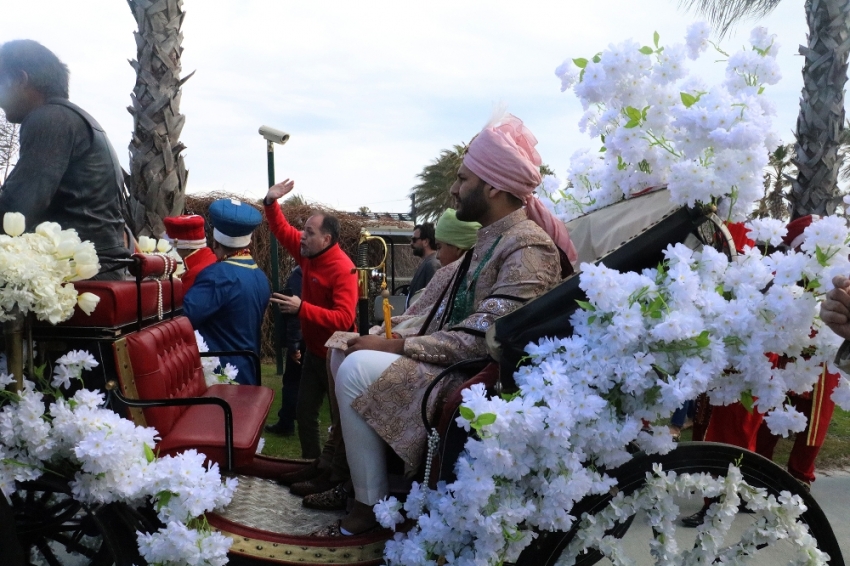 Antalya’da paha biçilemeyen Hint düğünü