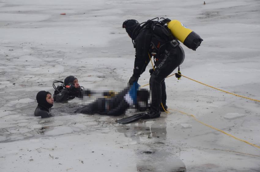 Buz kırılınca çaya düşen 2 çocuk boğuldu