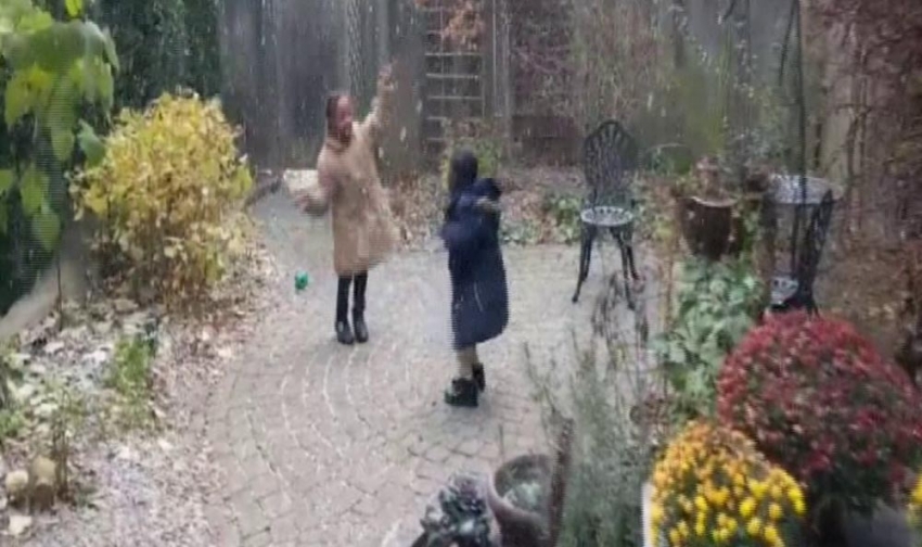 İlk kez kar gören Afrikalı çocukların sevinci