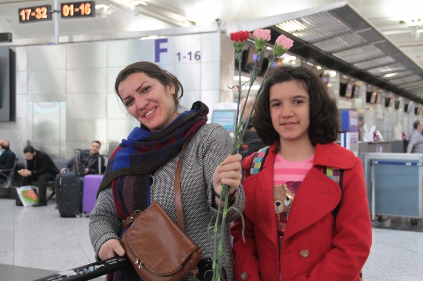 Atatürk Havalimanı’nda çiçekli karşılama