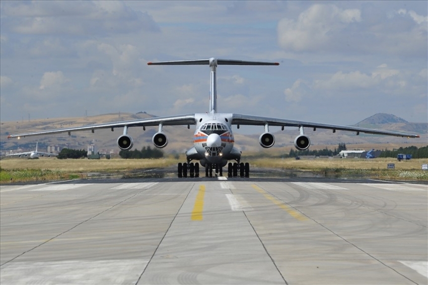 S-400 hava savunma sistemlerinin ikinci sevkıyatındaki ilk uçak indi