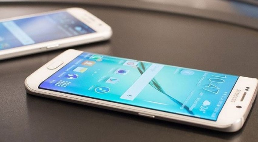 Samsung'dan sürpriz telefon