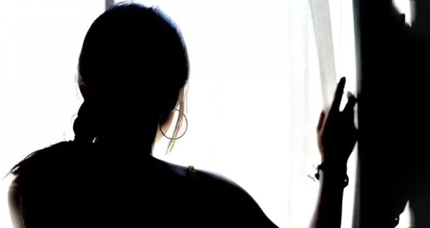 19 yaşındaki öz kızına tecavüz etti