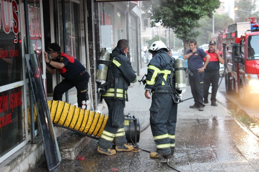 Aydın’da iş yeri yangını paniğe neden oldu
