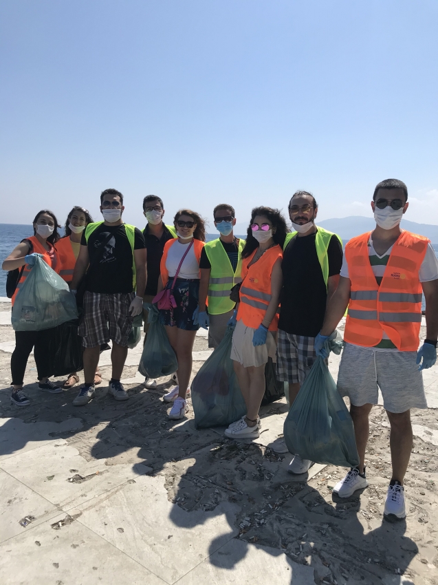 Rotaryenler Mudanya sahillerini temizledi
