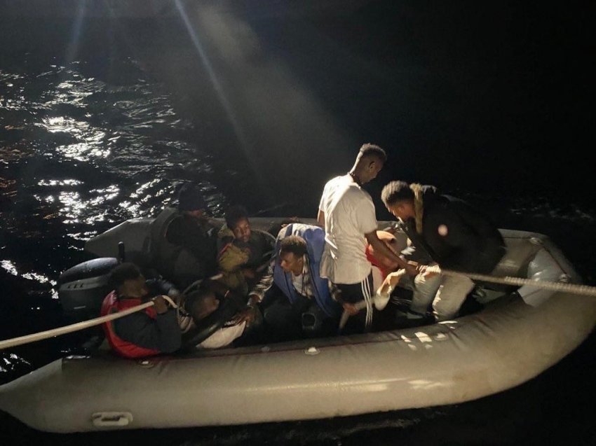 Açıklarında 10 düzensiz göçmen kurtarıldı