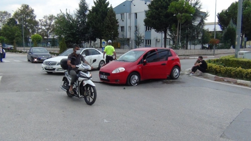 Bursa'da kiralık araçla kaza yaptı, şoka girdi