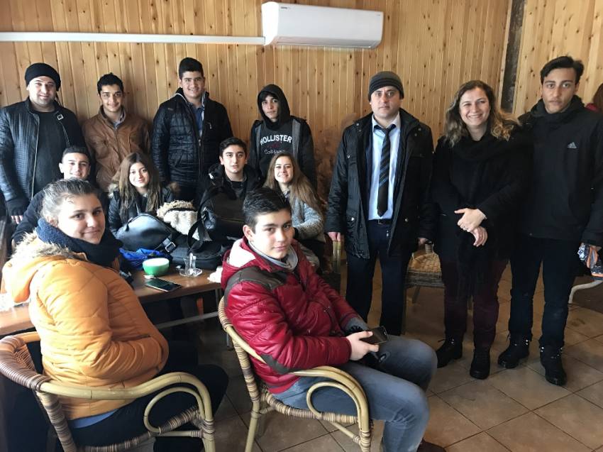 İzmir’de 30 öğrenci yolda mahsur kaldı