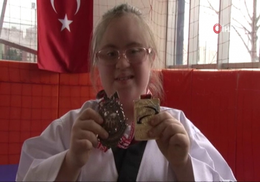 13 yaşındaki down sendromlu Fatima tekvandoda dünya şampiyonu