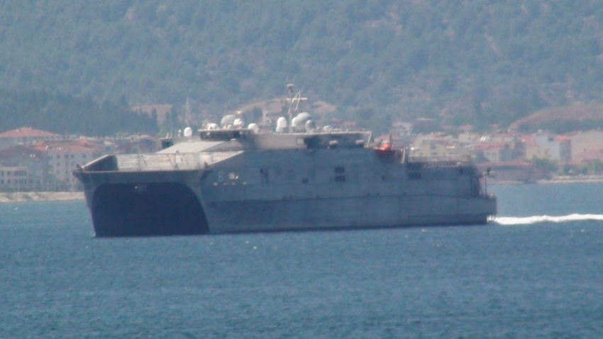 Amerikan savaş gemisi Çanakkale Boğaz’ndan geçti