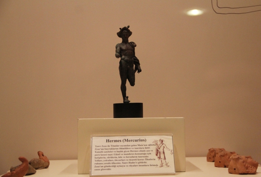 2 bin yıllık Hermes heykeli tesadüfen bulundu