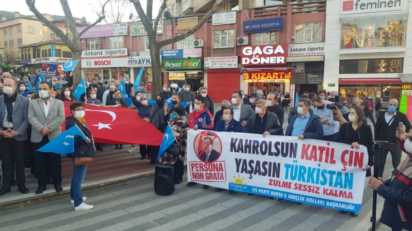 İYİ Parti Bursa, Çin'i protesto etti 