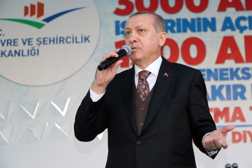 Erdoğan Sur’da temel atma törenine katıldı