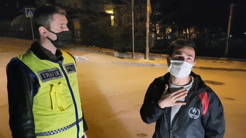 Bursa'da alkollü yakalanan şahıs konuşmasıyla polisleri güldürdü