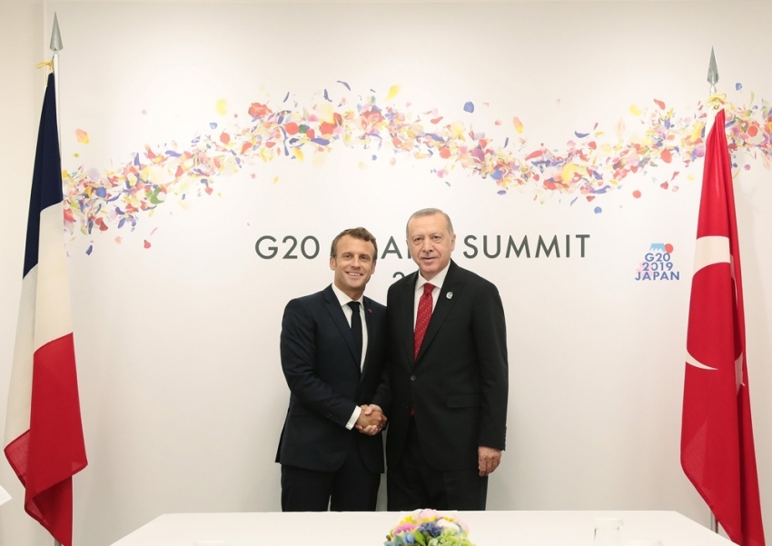 Cumhurbaşkanı Erdoğan, Fransız mevkidaşı Macron’la telefonda görüştü