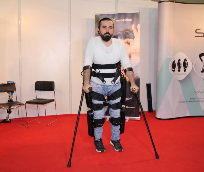 Engellilere özel giyilebilir robotik cihaz