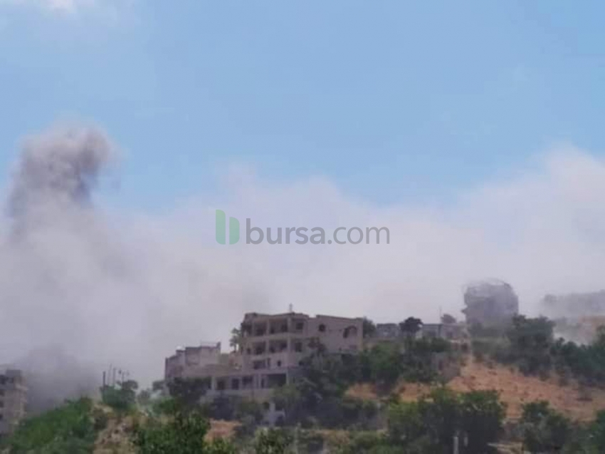 Esad rejimi ve Rus uçaklarından Suriye Sivil Savunma binasına saldırı