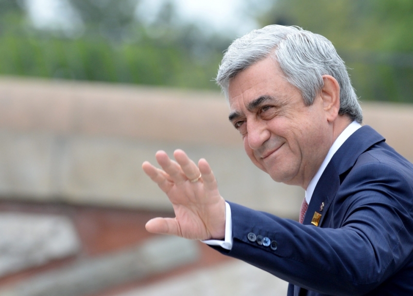 Sarkisyan istifa etti!
