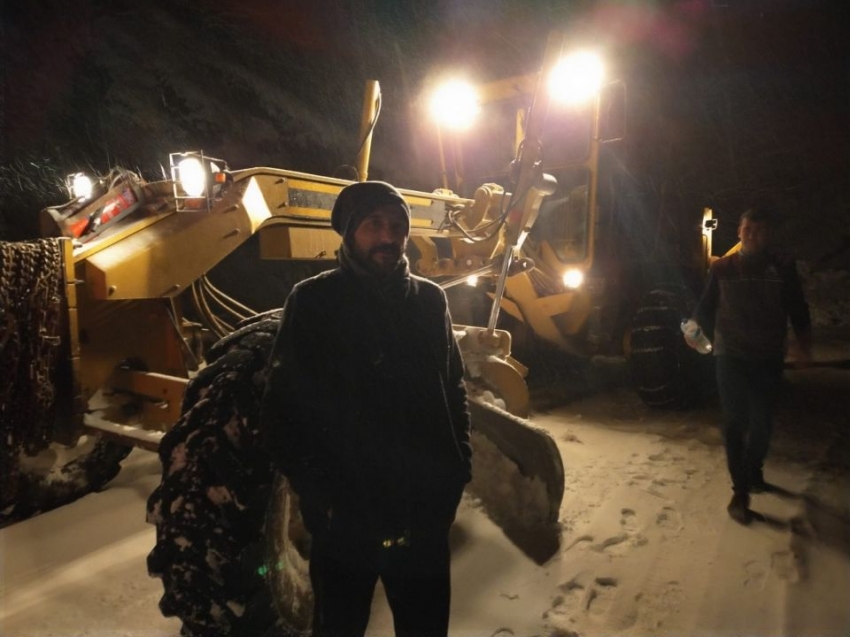 İnegöl'de mahsur kalan vatandaşları belediye ekipleri kurtardı