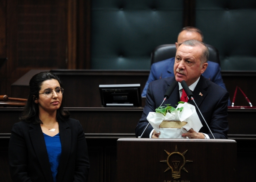  Erdoğan, kürsüyü şehit Mehmet Şirin Demir’in kızına bıraktı