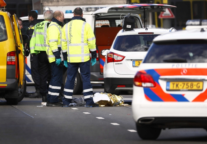 Hollanda’da silahlı saldırı: 3 ölü