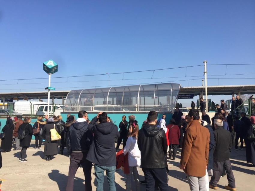 Bursa’da metro seferleri aksadı
