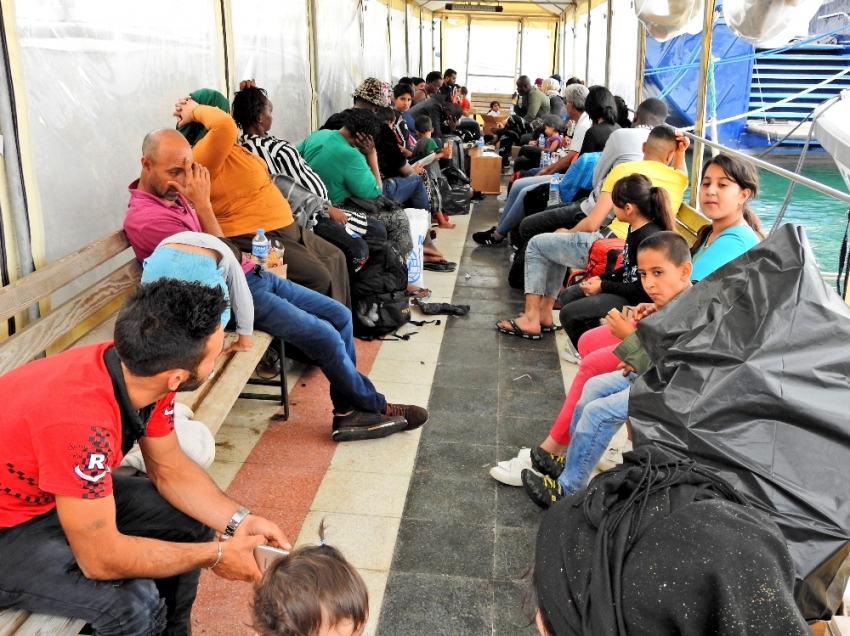 İzmir’de 127 kaçak göçmen yakalandı