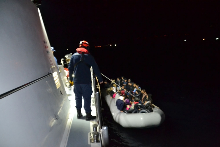 İzmir’de 80’i çocuk 216 düzensiz göçmen yakalandı