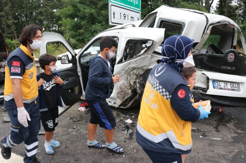 TEM’de zincirleme trafik kazası: 8 yaralı