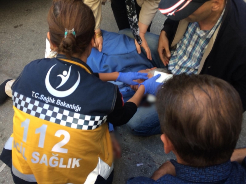 Özcan Yeniçeri trafik kazasında yaralandı
